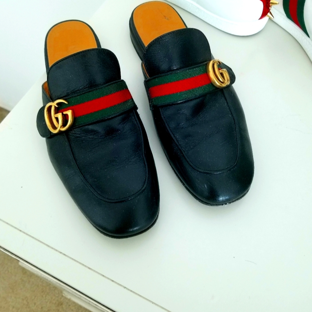 Gucci loafers. Unisex men 8.5, women 10